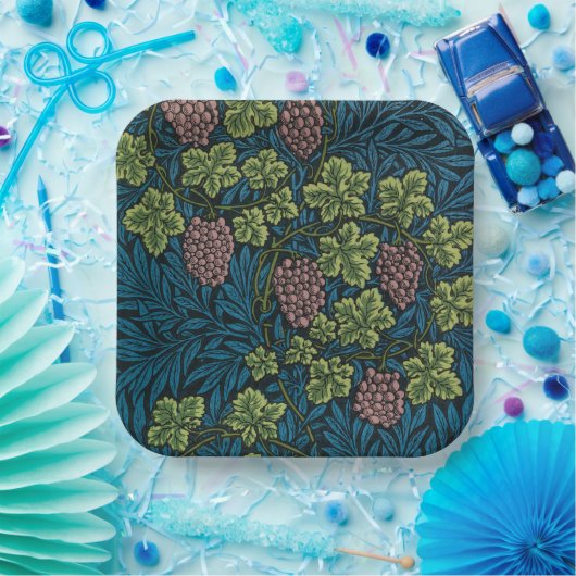  Grapevines with clusters of pink grapes  Pappteller (Party)