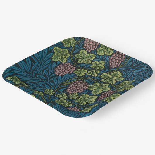  Grapevines with clusters of pink grapes  Pappteller (Gewinkelt)