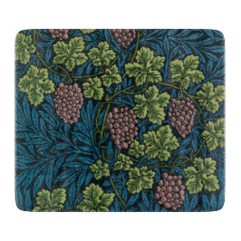  Grapevines with clusters of pink grapes  Schneidebrett