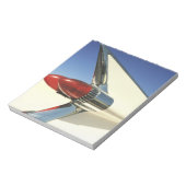 Graphic: Nah-up of fin and taillight on Notizblock (Rotiert)