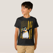 Graphic Penguin Retro American Flag Funny Penguin T-Shirt (Vorne ganz)