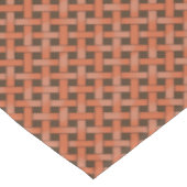 Graphic Woven Nature Rattan auf Custom Brown Tischdecke (Schrägansicht)