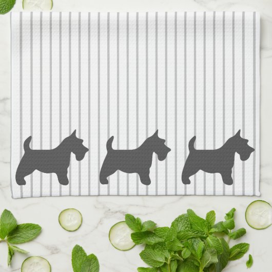 Graphite Terrier auf grauen Streifen Geschirrtuch (Gefaltet)