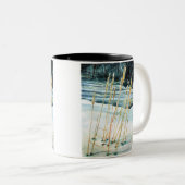 Gras im Schnee Zweifarbige Tasse (VorderseiteRechts)
