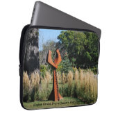 Grasland-Tänzer bei Mayville, North Dakota Laptopschutzhülle (Vorne Rechts)