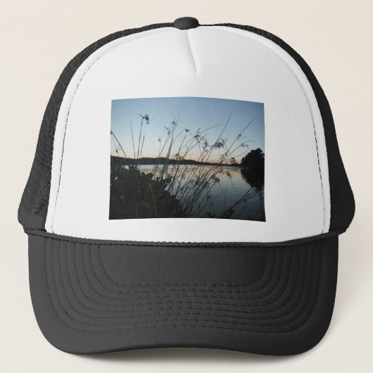 Grasse am See Sunset Truckerkappe (Vorderseite)