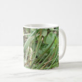 Grasshopper Camouflage Bug Tasse (VorderseiteRechts)