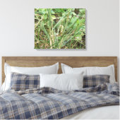 Grasshopper Camouflage Canvas Print Leinwanddruck (Insitu (Schlafzimmer))