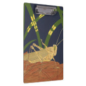 Grasshopper in grünem Gras im blauen Hintergrund Klemmbrett (Rechts)