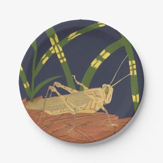 Grasshopper in grünem Gras im blauen Hintergrund Pappteller (Vorderseite)