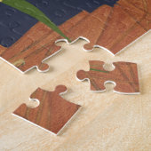 Grasshopper in grünem Gras im blauen Hintergrund Puzzle (Seite)