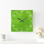 Grassy Lawn Background Clock Quadratische Wanduhr (Zuhause)