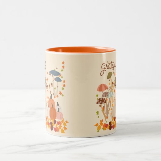 Grateful Fall Bunny Zweifarbige Tasse (Mittel)