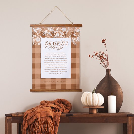 Grateful for Family Message Fall Foliage Plaid Wandteppich Mit Holzrahmen