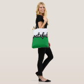 Grateful Green Schwarz-weiß Color Block Tasche (Am Model)