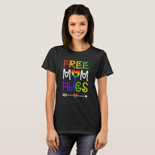 Gratis Mama Hugs Rainbow Heart Lgbt Pride Monat T-Shirt (Vorne ganz)