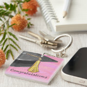 Gratulation Graduate Black and Pink Schlüsselanhänger (Vorderseite rechts)