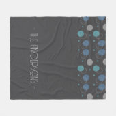 Grau abstrakt mit Monogramm Fleecedecke (Vorderseite (Horizontal))