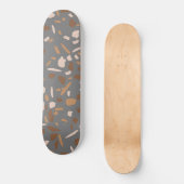 Grau Beige Tan Brown Terrazzo Marmormuster Skateboard (Vorderseite)
