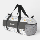 Grau-blaue Aquarell-Wildblumen-Monogramm Duffle Bag (Rechte Ecke)