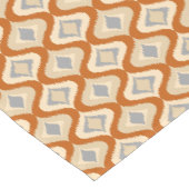 Grau Brown Taupe Beige Ikat Ogee Art Pattern Kurzer Tischläufer (Ecke)
