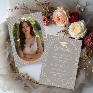 Grau Elegant Vintage Oval Absolventenhut Foto Einladung