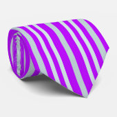 Grau-grüne Streifen auf Hübschen Lila Streifen Krawatte (Gerollt)