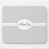 (Grau) kundenspezifisches Monogramm und Name Mousepad (Vorne)