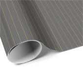 Grau mit Orange Pinstripes Wrapping Paper Geschenkpapier (Rolleneckpunkt)
