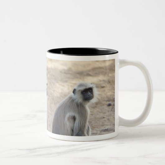 Grau oder Common oder Hanuman Langur Zweifarbige Tasse (Rechts)