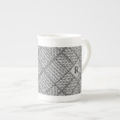 GRAU RAUTE STRICK Knochen China Tasse + Text (Vorderseite Rechts)
