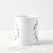 Grau Rosa Florales Monogramm Kaffeetasse (Mittel)