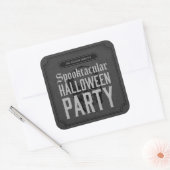Grau-Skull Spooktacular-Halloween-Party Quadratischer Aufkleber (Umschlag)
