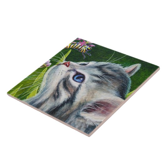 Grau Tabby Kitten & Raupe Fliese (Seite)