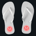 Grau und Coral Tiny Dots Monogram Badesandalen<br><div class="desc">Maßgeschneiderte gedreht Flop Sandalen mit einem niedlichen gürtelförmigen Polka-Punktmuster und einem eigenen Monogramm oder einem anderen Text in einem Kreisrahmen. Klicken Sie auf Anpassen,  um Schriftart und Farben zu ändern oder eigene Bilder hinzuzufügen,  um ein einzigartiges Design zu erstellen!</div>