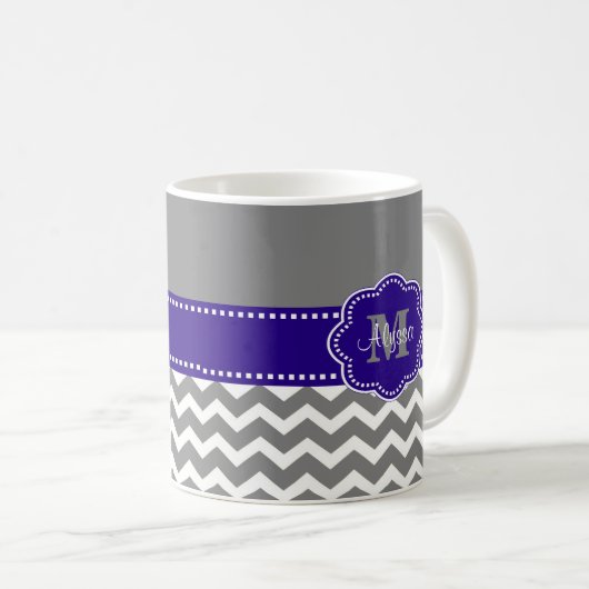 Grau-und Marine-Blau-Zickzack personalisierte Kaffeetasse (VorderseiteRechts)