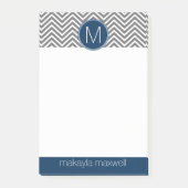 Grau und Navy Blue Chevrons mit Single Monogram Post-it Klebezettel (Vorderseite)