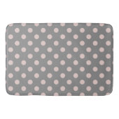Grau und Rosa Polka Dots Dot Modern Badematte (Vorderseite)