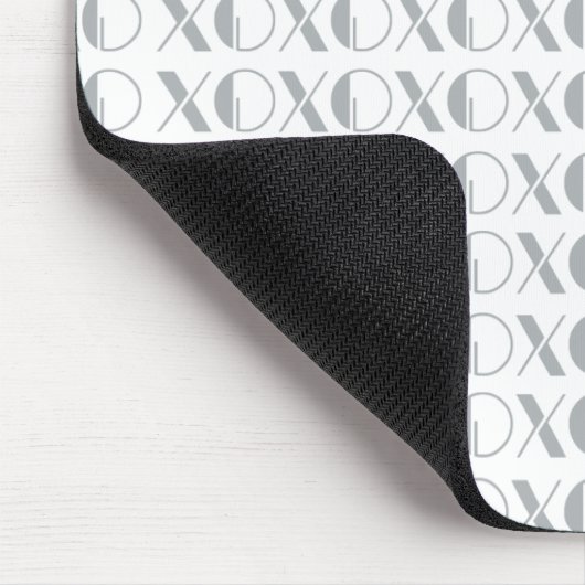 Grau und Rot XOXO Mousepad (Ecke)