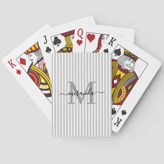 Grau und weiß gestreiftes Monogramm Name Spielkarten (Rückseite)