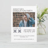 Grau-Weiß-Graduierungsparty Einladung (Stehend Vorderseite)