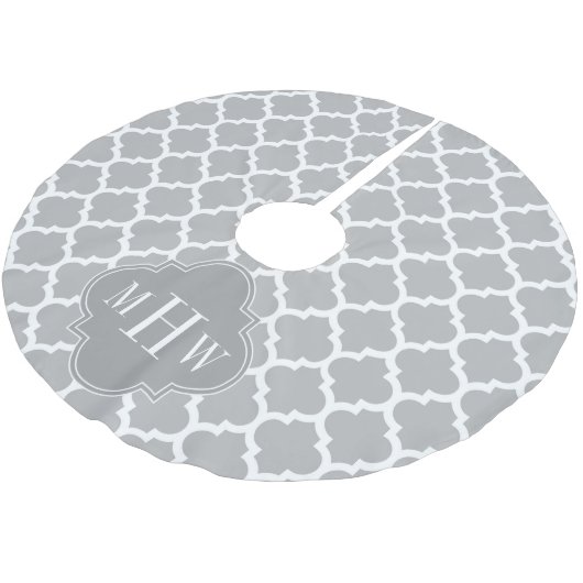 Grau-Weiß-Marokkanisch #5 Grau 3 Initial Monogram Polyester Weihnachtsbaumdecke (Schrägansicht)