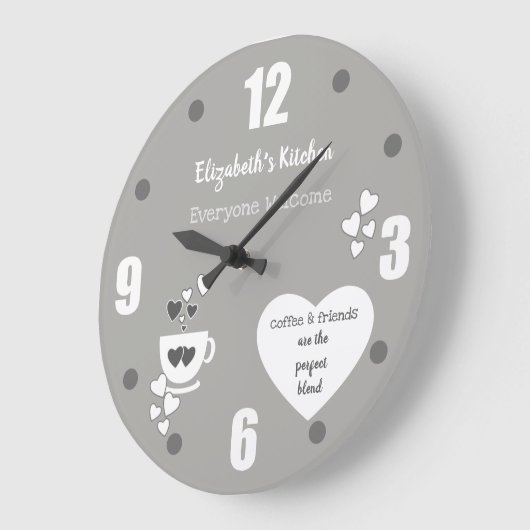 Grau-weiß mit einem Namen Kaffeetasse und Herz Große Wanduhr (Winkel)