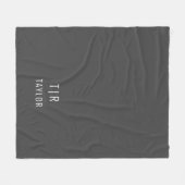 Grau-weiß Moderne Monogramm elegant Fleecedecke (Vorderseite (Horizontal))