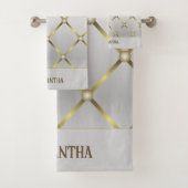 Grau-weiß und goldenes geometrisches Mesh Badhandtuch Set (Insitu)