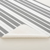 Grau-weiße Streifen Sherpadecke (3/4)