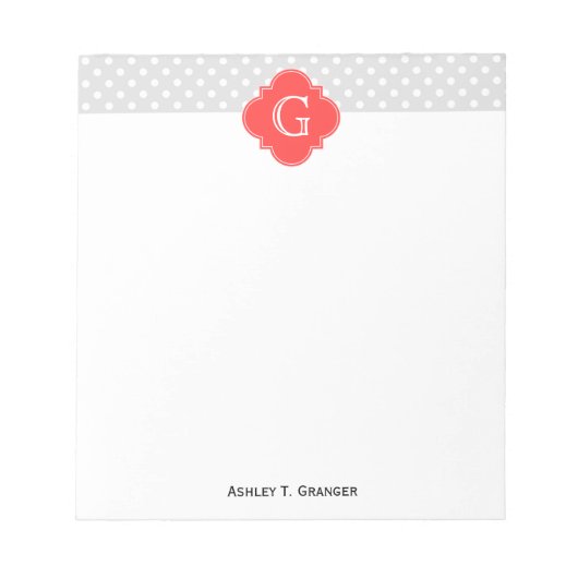 Grau-weißer Polka Dot Coral Quatrefolienmonogramm Notizblock (Vorderseite)