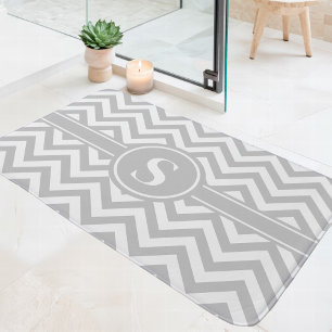 Grau-weißes Chevron-Monogramm Badematte