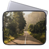 Graubetonstraße am Morgen Laptopschutzhülle (Vorderseite)