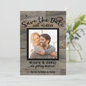 Graubraun-Holz, rustikal Save the Date Einladung (Stehend Vorderseite)